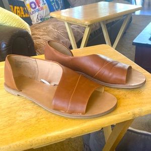 Universal Threads stylish sandals!!